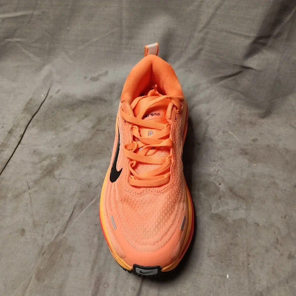 NIKE RUNNING SHOES – ORANGE/PEACH, ZOOMX MIDSOLE SIZE 4