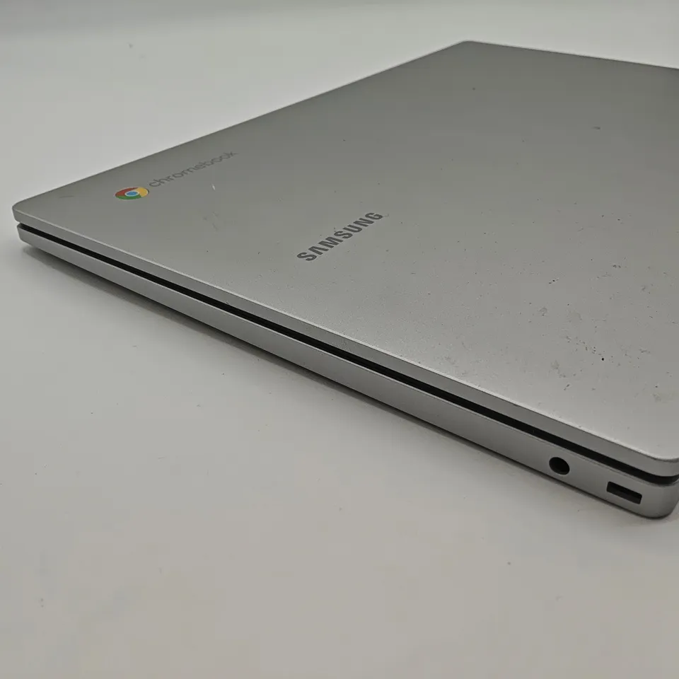 UNBOXED SAMSUNG CHROMEBOOK INTEL CELERON LAPTOP IN SILVER - XE310XDA