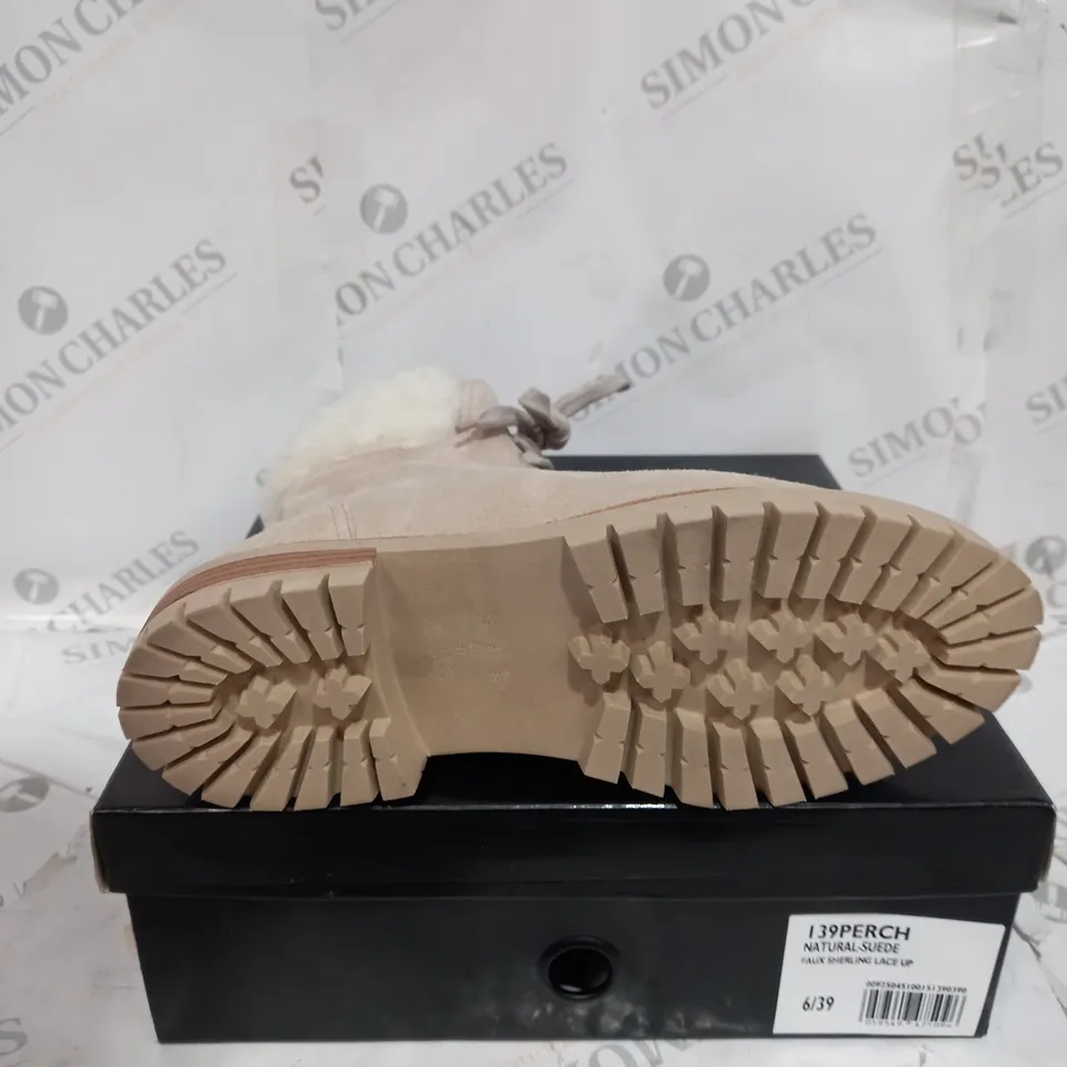 BOXED PAIR OF DUNE LONDON NATURAL SUEDE SIZE 6 LACEUP BOOTS