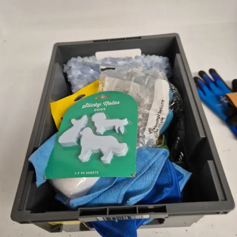 TOTE OF APPROXIMATELY 12 ASSORTED ITEMS TO INCLUDE: NIWAKI GLOVES