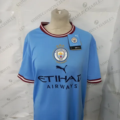 BOXED MANCHESTER CITY COMMEMORATIVE JERSEY SIZE L - TREBLE WINNERS