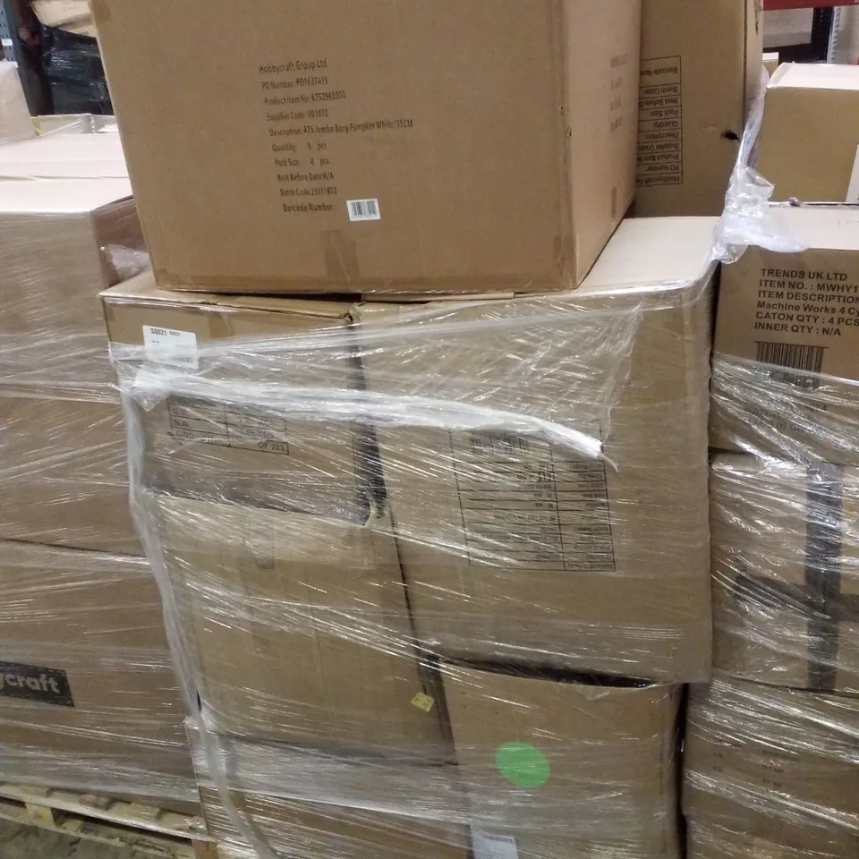 PALLET CONTAINING LARGE QUANTITY OF ASSORTED HALLOWEEN PLUSH PUMPKINS
