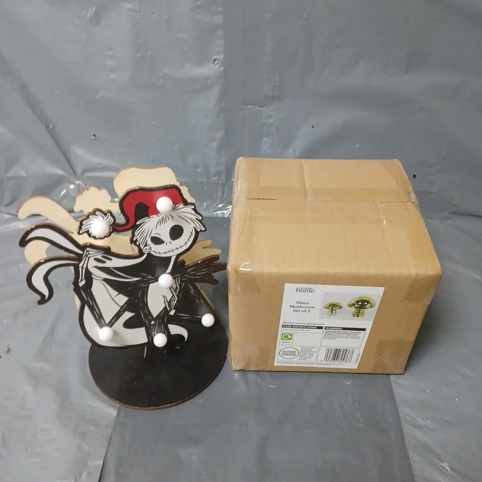 APPROXIMATELY 10 ASSORTED ITEMS TO INCLUDE DISCO MUSHROOM DECOR, NIGHTMARE BEFORE CHRISTMAS LED TABLE DECOR