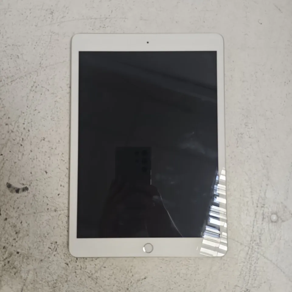 APPLE IPAD 8TH GEN TABLET - A2270