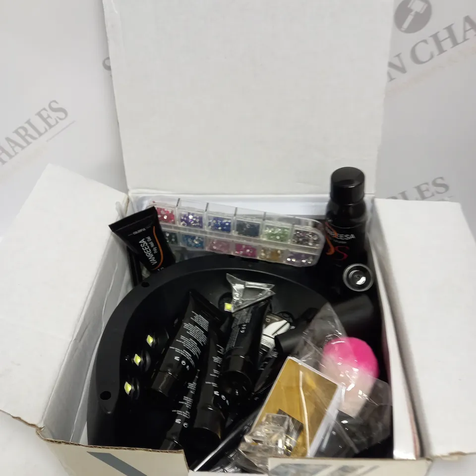 BOXED VANREESA NAIL KIT 