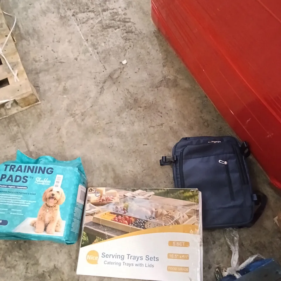 PALLET OF ASSORTED ITEMS TO INCLUDE - SERVING TRAYS SETS, TRAINING PADS FOR DOGS, MEN'S SHOULDER BAG 
