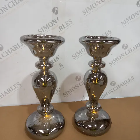 lot of 2 reflective glass decoration pieces 