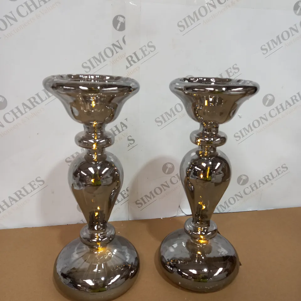 lot of 2 reflective glass decoration pieces 