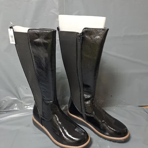 SHOES BY EMMA KNEE HIGH BOOTS - BLACK PATENT - SIZE 7