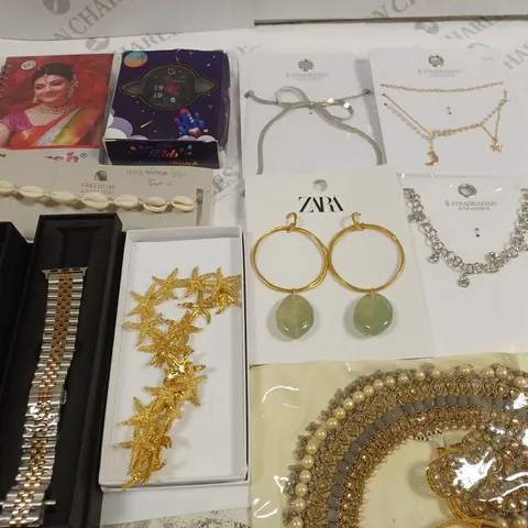 LOT OF 11 ASSORTED COSTUME JEWELLERY AND WATCH ITEMS
