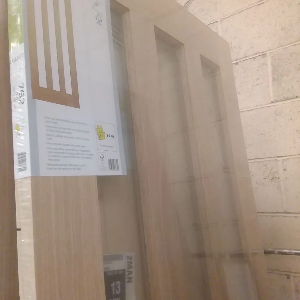 PINE 3 PANEL INTERNAL DOOR 198X76CM