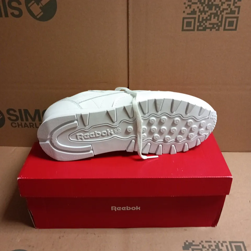 BOXED PAIR OF REEBOK CLASSIC TRAINERS IN WHITE - 8