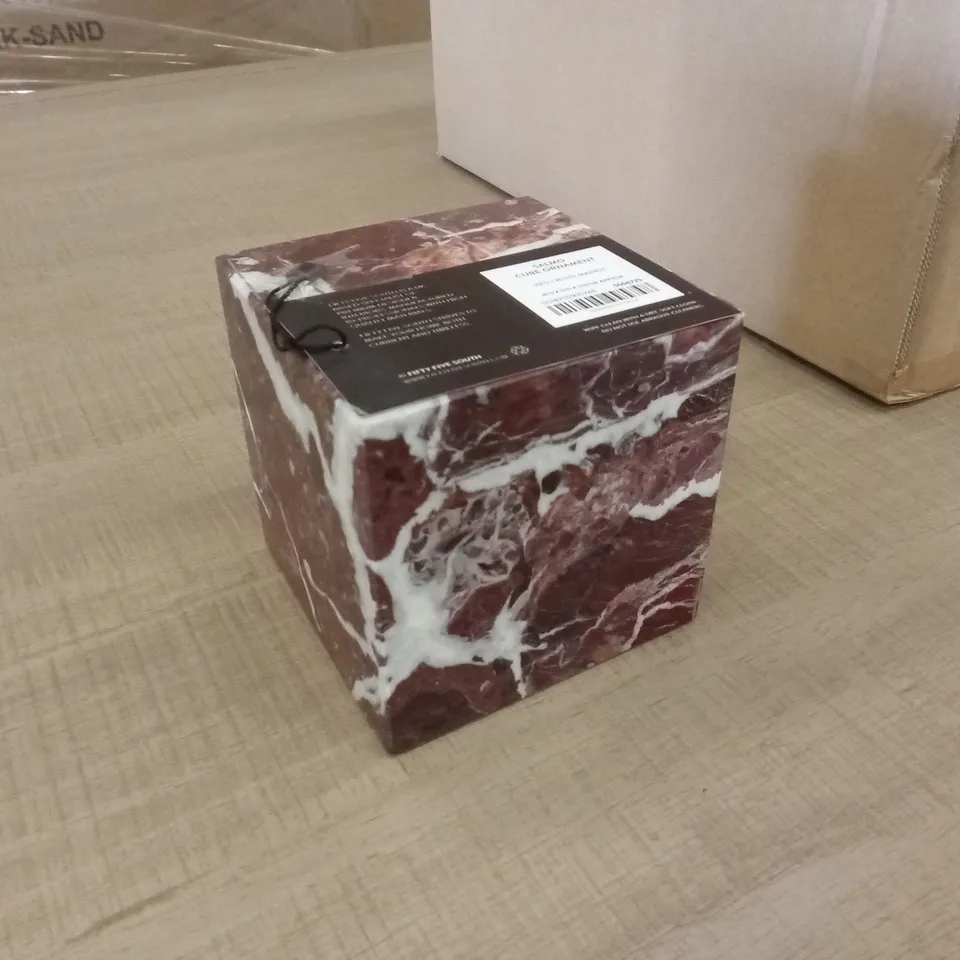 BOXED SALMO CUBE ORNAMENT - RED/WHITE MARBLE // 10 x 10 x 10cm