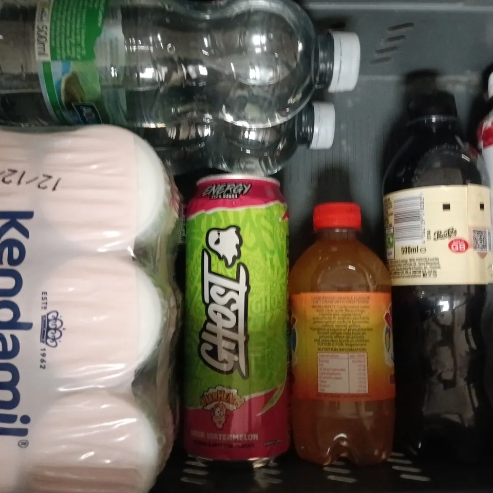 APPROXIMATELY 10 ASSORTED FOOD AND DRINK ITEMS TO INCLUDE CELSIUS, C4, ETC