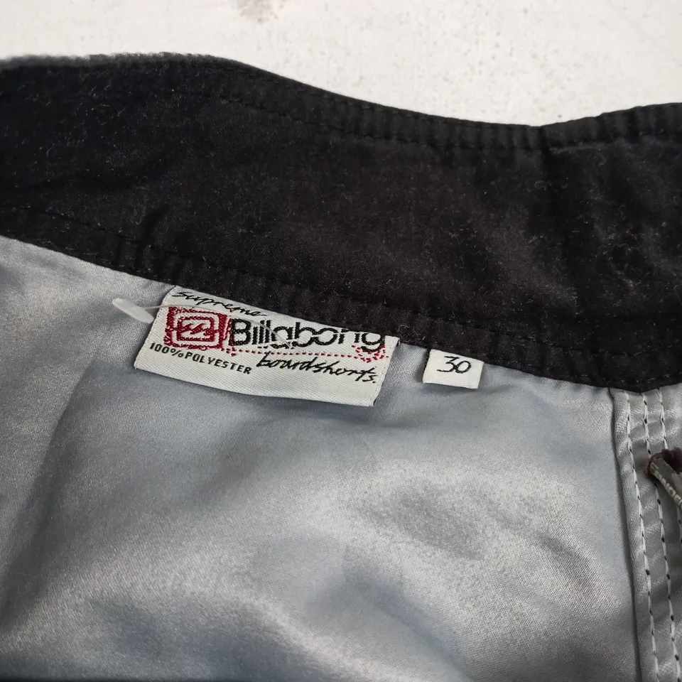 BILLABONG BOARDSHORTS SIZE 30