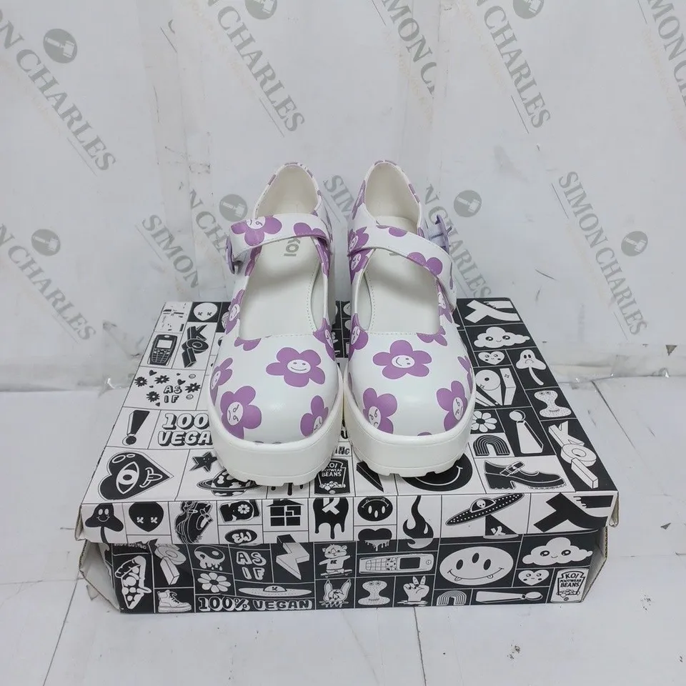 KOI FOOTWEAR LADIES WHITE WITH PURPLE FLOWERS CHUNKY HEEL SHOES SIZE 6