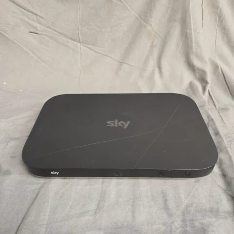 SKY Q TV BOX IN BLACK