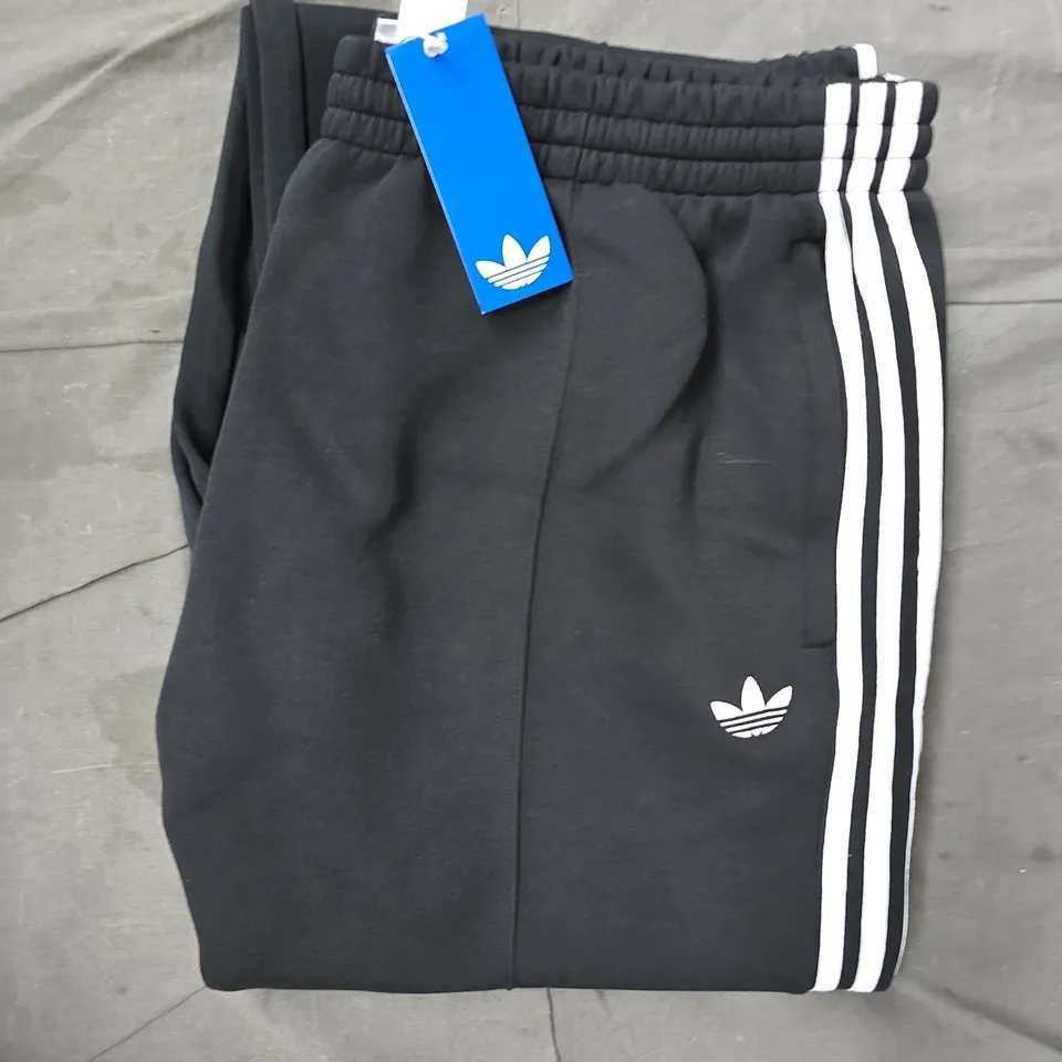 ADIDAS SPACER DRILL TRACK PANTS IN BLACK/WHITE SIZE XL