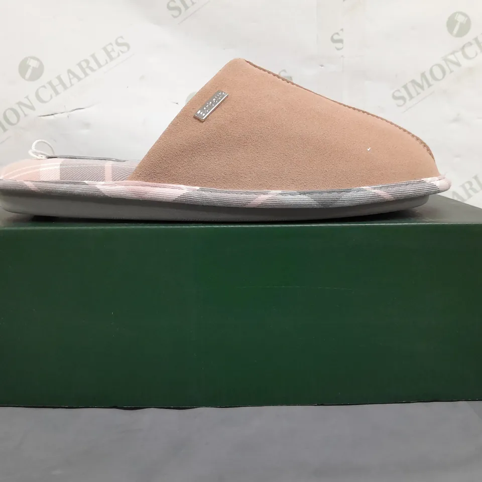 BOXED PAIR OF BARBOUR SIMONE SLIPPERS IN PINK UK SIZE 6