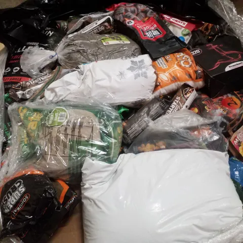 PALLET CONTAINING ASSORTED GARDEN SUPPLIES INCLUDING CHARCOALS & BBQ PELLETS, ASSORTED SEEDS & COMPOST BAGS