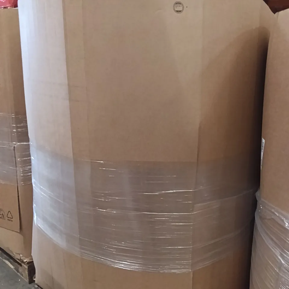 PALLET CONTAINING A LARGE QUANTITY OF PILLOWS