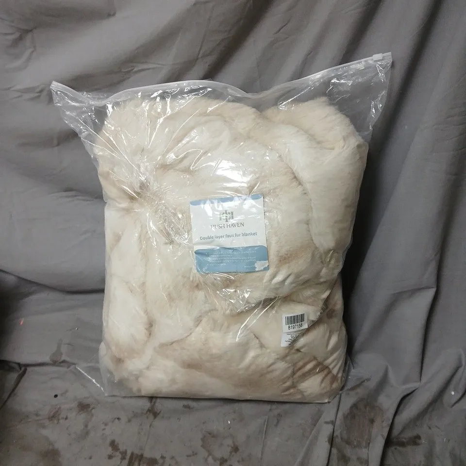 HUSH HAVEN DOUBLE LAYER FAUX FUR BLANKET – CREAM - UNBOXED 