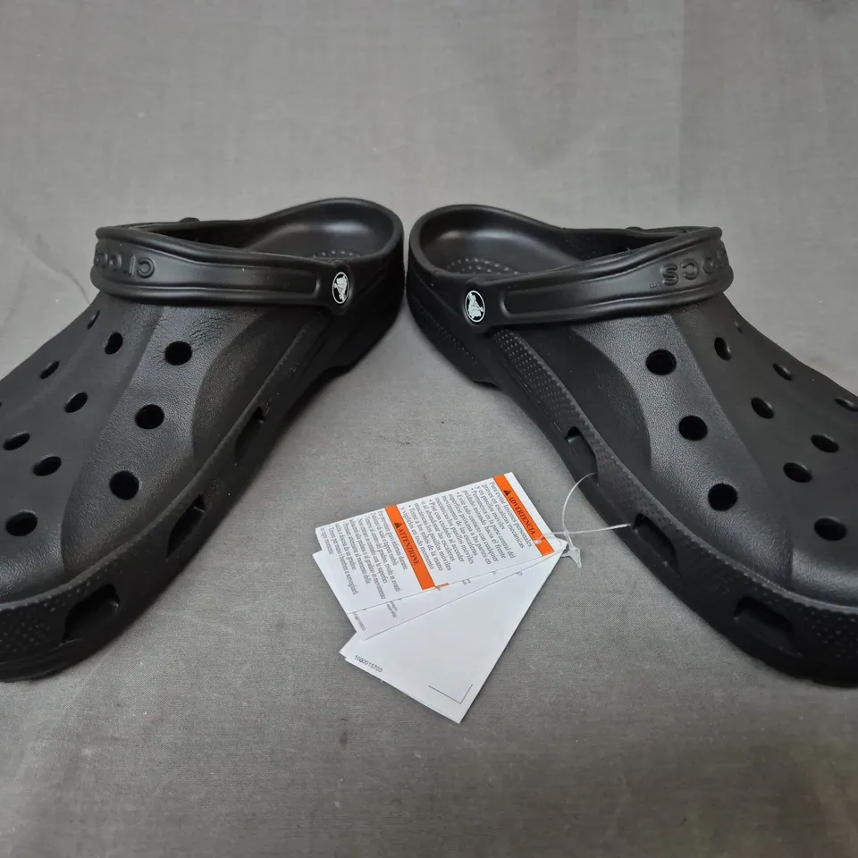 PAIR OF CROCS BAYA CLOGS IN B;LACK UK SIZE M11/W12