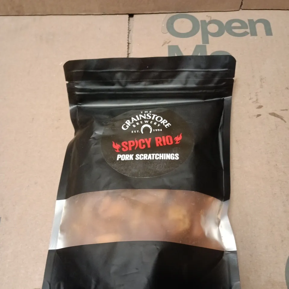 APPROXIMATELY 15 ASSORTED FOOD AND DRINK ITEMS INCLUDING GRAINSTONES SPICY PORK SCRATCHINGS AND ODYSEA EXTRA VIRGIN OLIVE OIL 