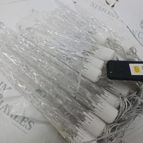 24 COLOUR CHANGING ICICLE LIGHT - WHITE