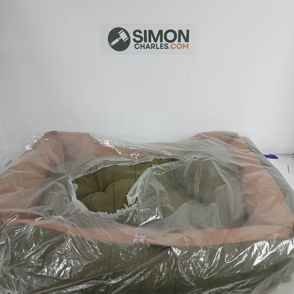 DANISH DESIGN DOG BED – OLIVE-GREEN FABRIC, WRAPPED IN PROTECTIVE PLASTIC
