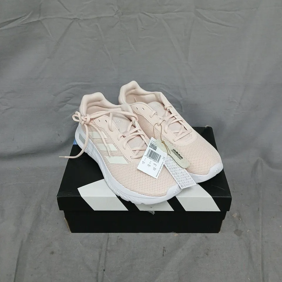 BOXED PAIR OF ADIDAS CLOUDFOAM COMFY SHOES – PEACH/LIGHT PINK, WOMENS, UK 7