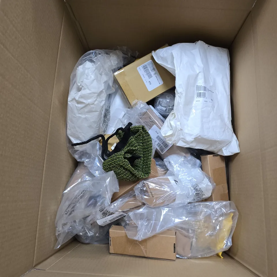 BOX OF APPROXIMATELY 20 ASSORTED ITEMS INCLUDING MY BODY SCRUBBER AND NUYOU MAKE UP FLIP LENS GLASSES