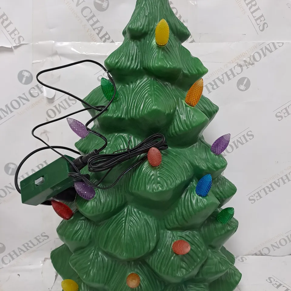 MR CHRISTMAS INDOOR OUTDOOR MOLDED CHRISTMAS TREE