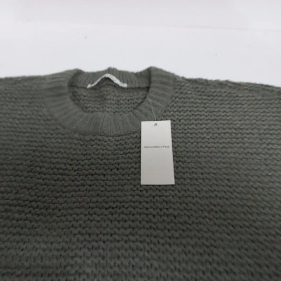 ABERCOMBIE AND FITCH OLIVE-GREY KNITTED JUMPER – SIZE SMALL