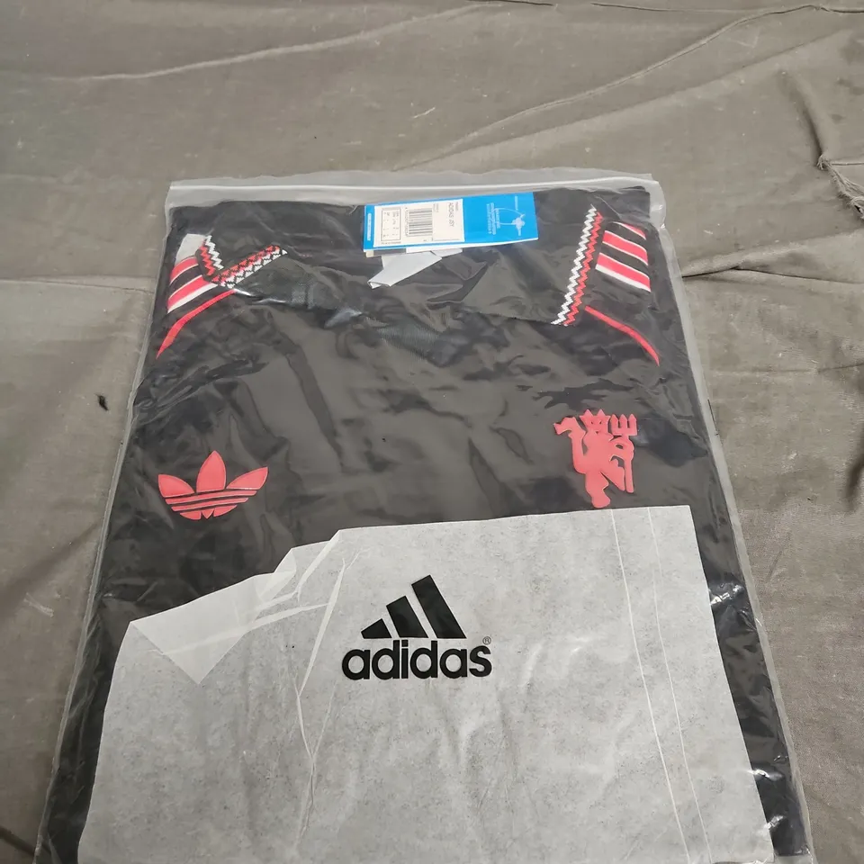 BAGGED MANCHESTER UNITED FC JERSEY - SIZE L