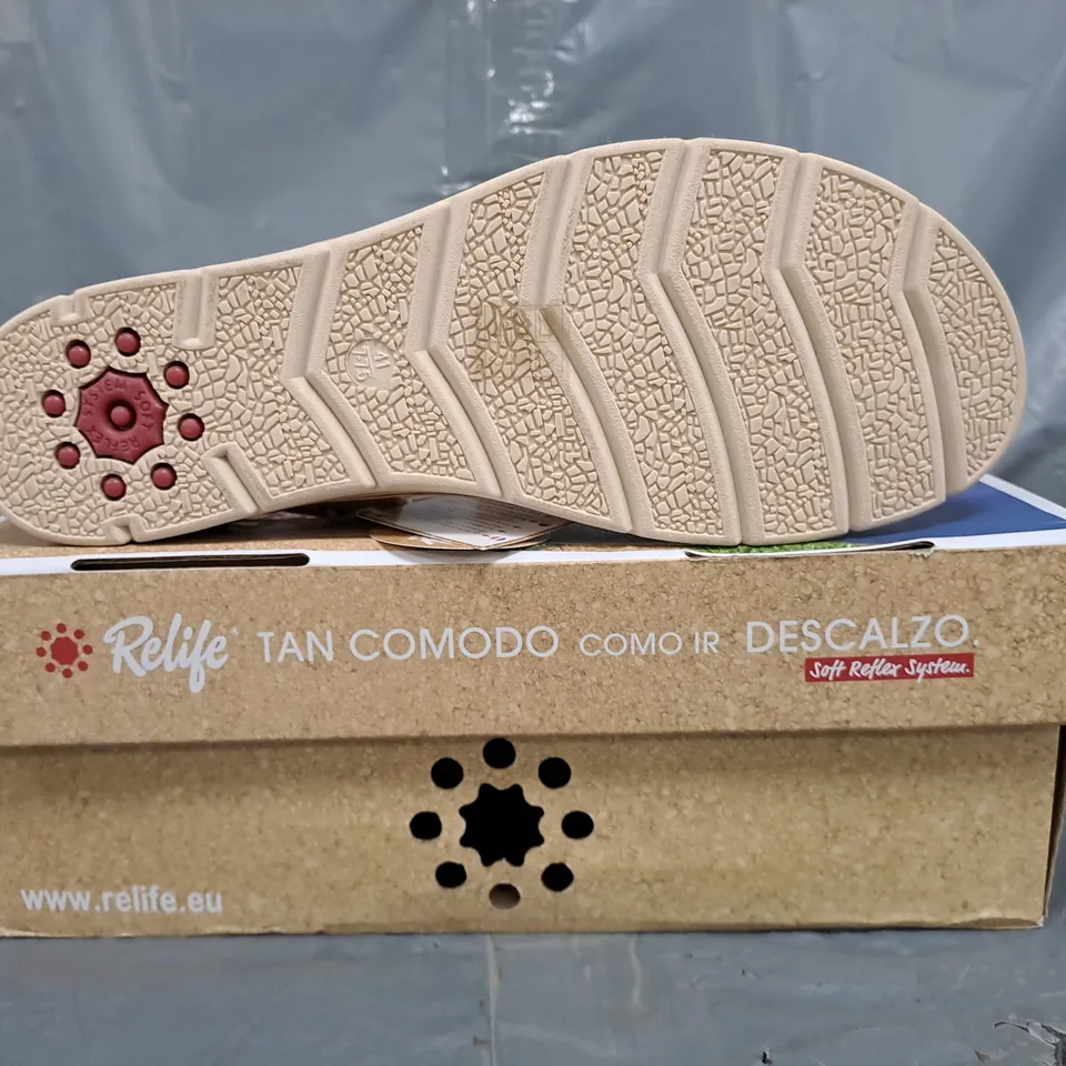 BOXED PAIR OF RELIFE SANDALS IN TAN SIZE EU 41