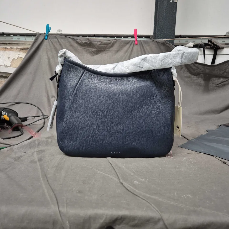 RADLEY LONDON NAVY PEBBLE LEATHER HANDBAG
