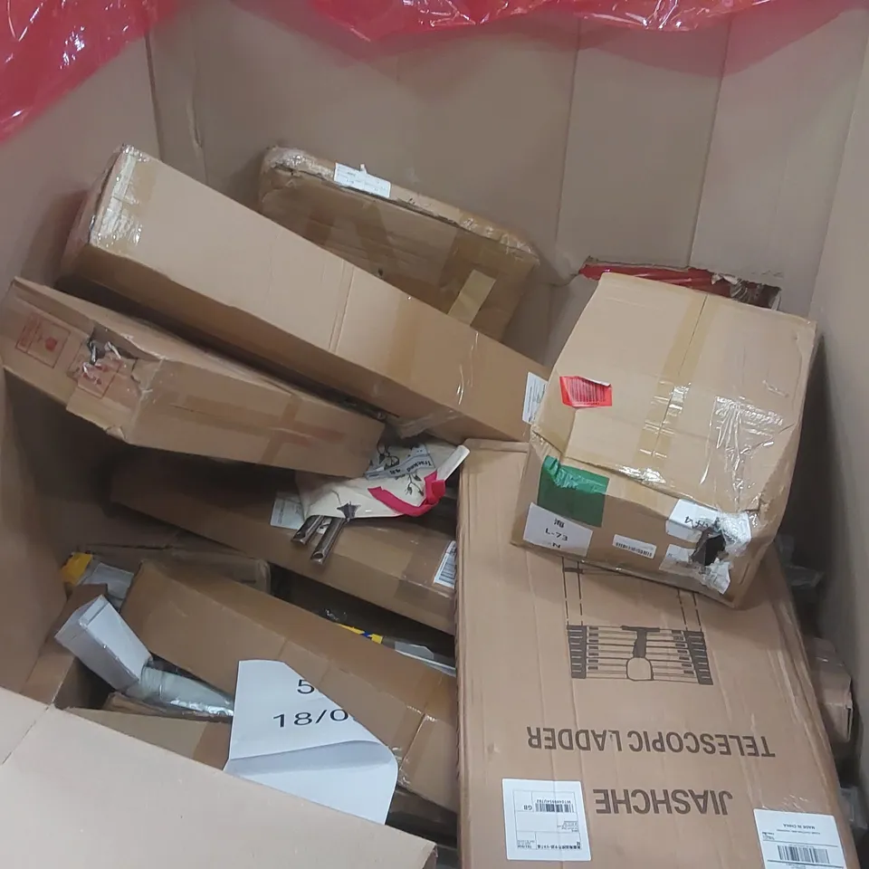 PALLET CONTAINING A LARGE QUANTITY OF ASSORTED ITEMS INCLUDING: CRAFTSMAN TRADE STACK, TELESCOPIC LADDER, ACTIVITY PLAY GYM, INCUBATOR ECT