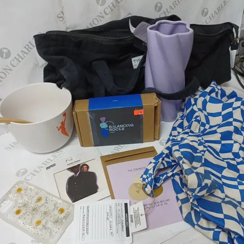 APPROXIMATELY 9 COTTON ON ITEMS INCLUDING EXTRA LARGE BLACK TOTE BAG, LARGE NBA FOOD BOWL, BROOKLYN NINE-NINE STICKER