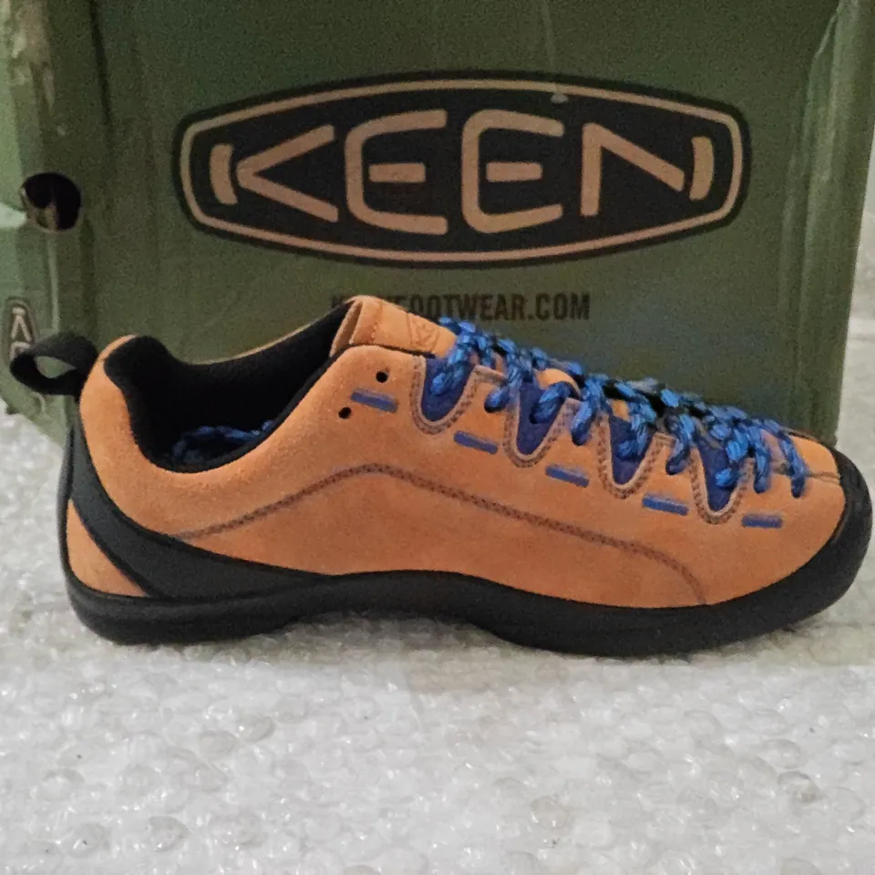 KEEN OUTDOOR HIKING SHOES – ORANGE SUEDE, BLUE LACES (MEN'S) - UK 4
