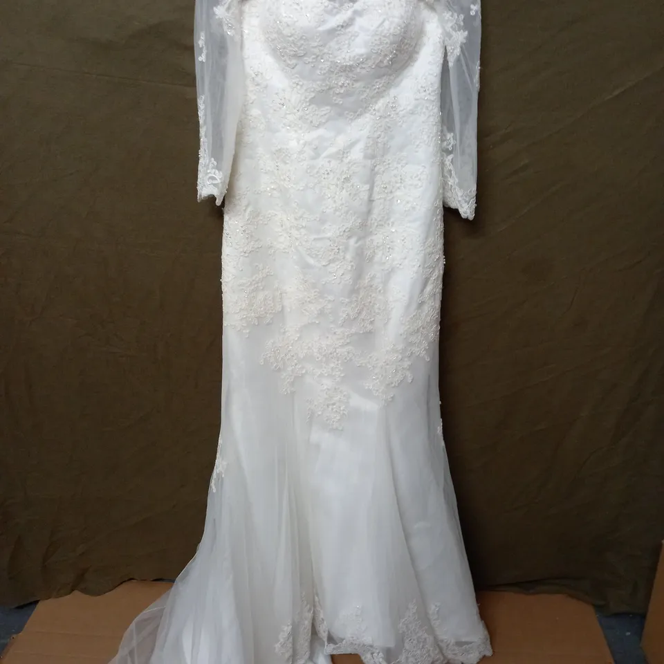 IVORY EMBELLISHED WEDDING DRESS - SIZE UNSPECIFIED