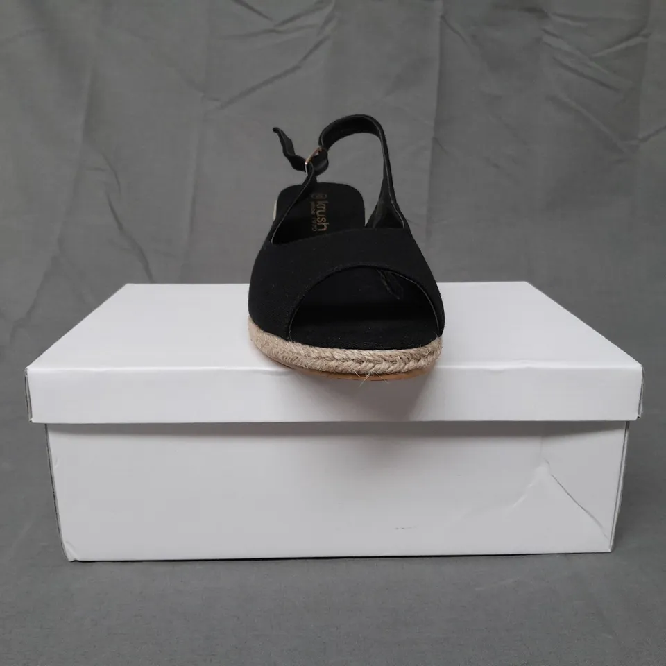 BOXED PAIR OF KRUSH OPEN TOE WEDGE SANDALS IN BLACK SIZE 6