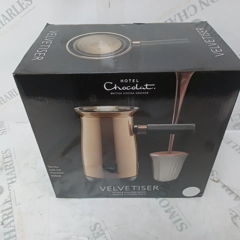 BOXED HOTEL CHOCOLAT VELVETISER IN WHITE  RRP £140