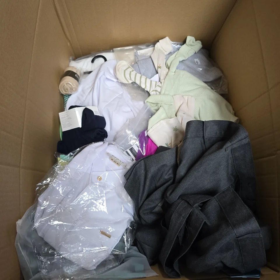 BOX OF APPROXIMATELY 30 ASSORTED KIDS CLOTHING ITEMS TO INCUDE - BABY SLEEPSUITS, CARDIGAN, TROUSERS, ETC