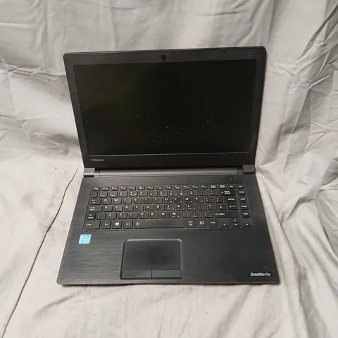 TOSHIBA SATELLITE PRO R40-C LAPTOP