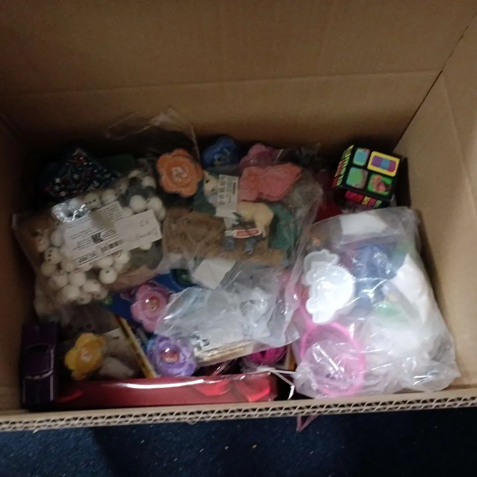 ASSORTED CHILDREN'S TOYS AND CRAFT ITEMS - MIXED LOT