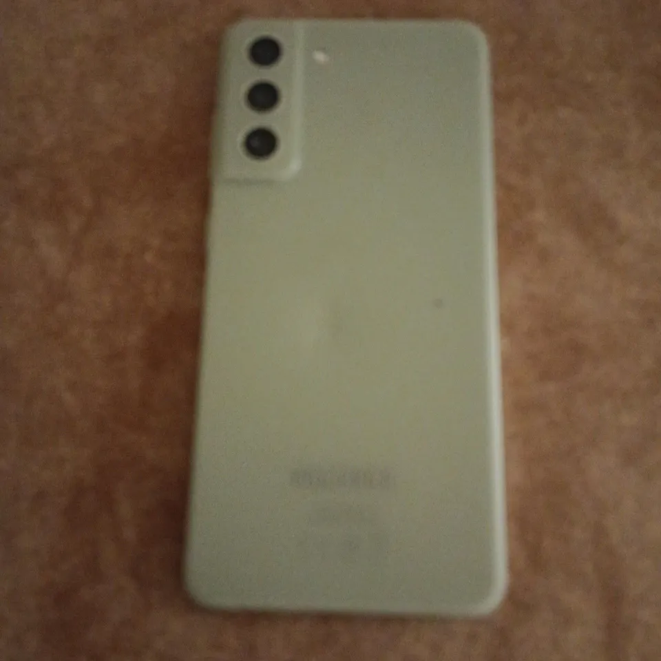 SAMSUNG GALAXY 21