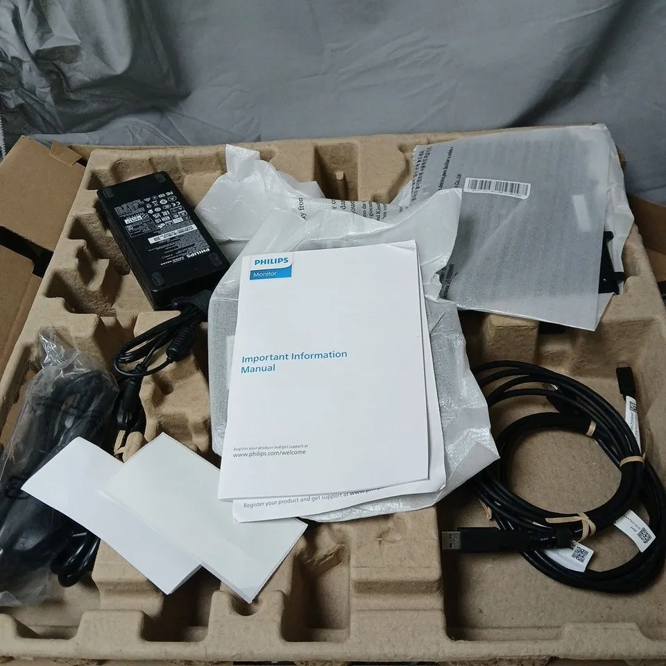 PHILIPS 5000 MONITOR – FLAT-SCREEN COMPUTER DISPLAY WITH HDMI INPUT AND ACCESSORIES. 23.8 INCH