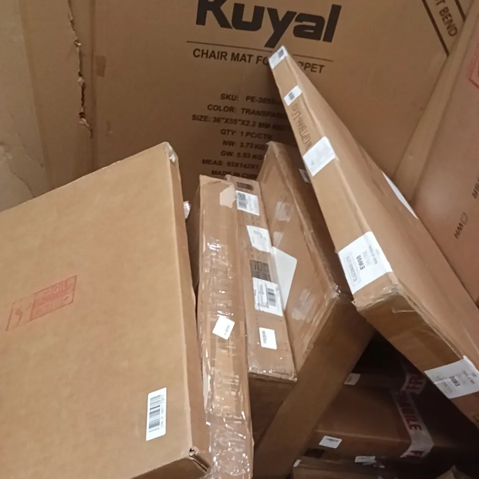 PALLET OF ASSORTED ITEMS INCLUDING - LED BATHROOM MIRROR
