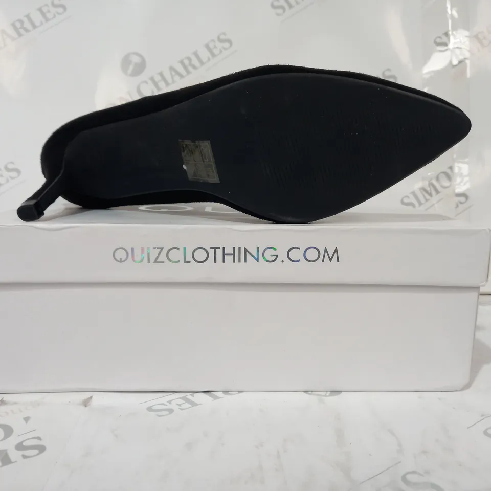 BOXED PAIR OF QUIZ POINTED TOE HEELED ANKLE STRAP SHOES IN BLACK SIZE 7